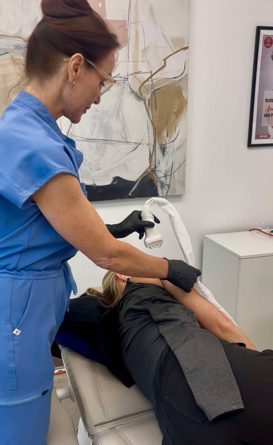 Ultrasound-guided joint evaluation at Team Wellness